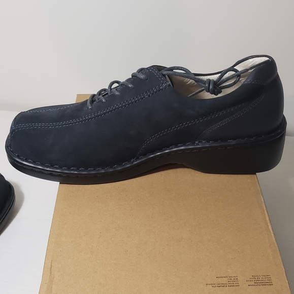 NWOT Propet size 9 women's midnight blue leather and suede shoe. - Picture 10 of 11